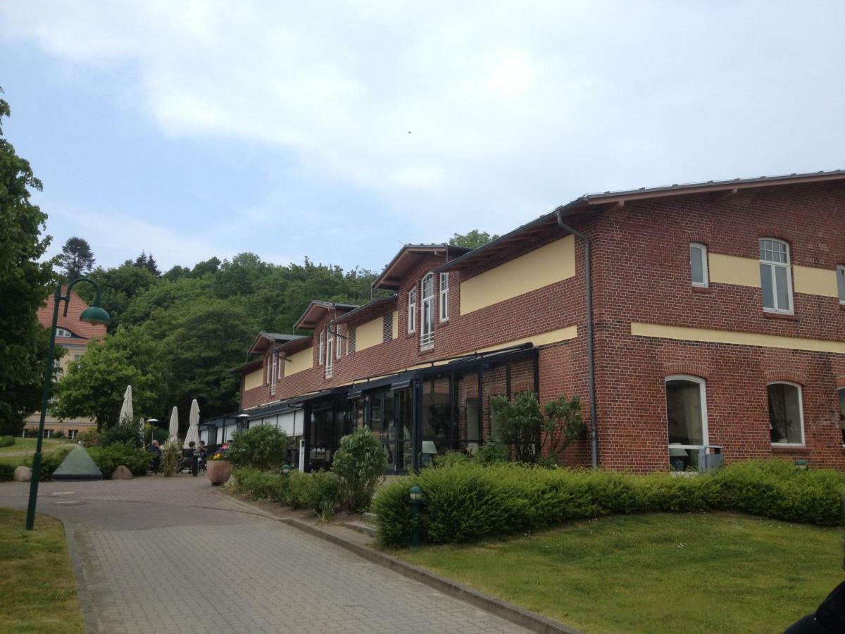 Ferienwohnung "Kranich" Im Ferien-Resort Ruegen 萨嘎德 外观 照片